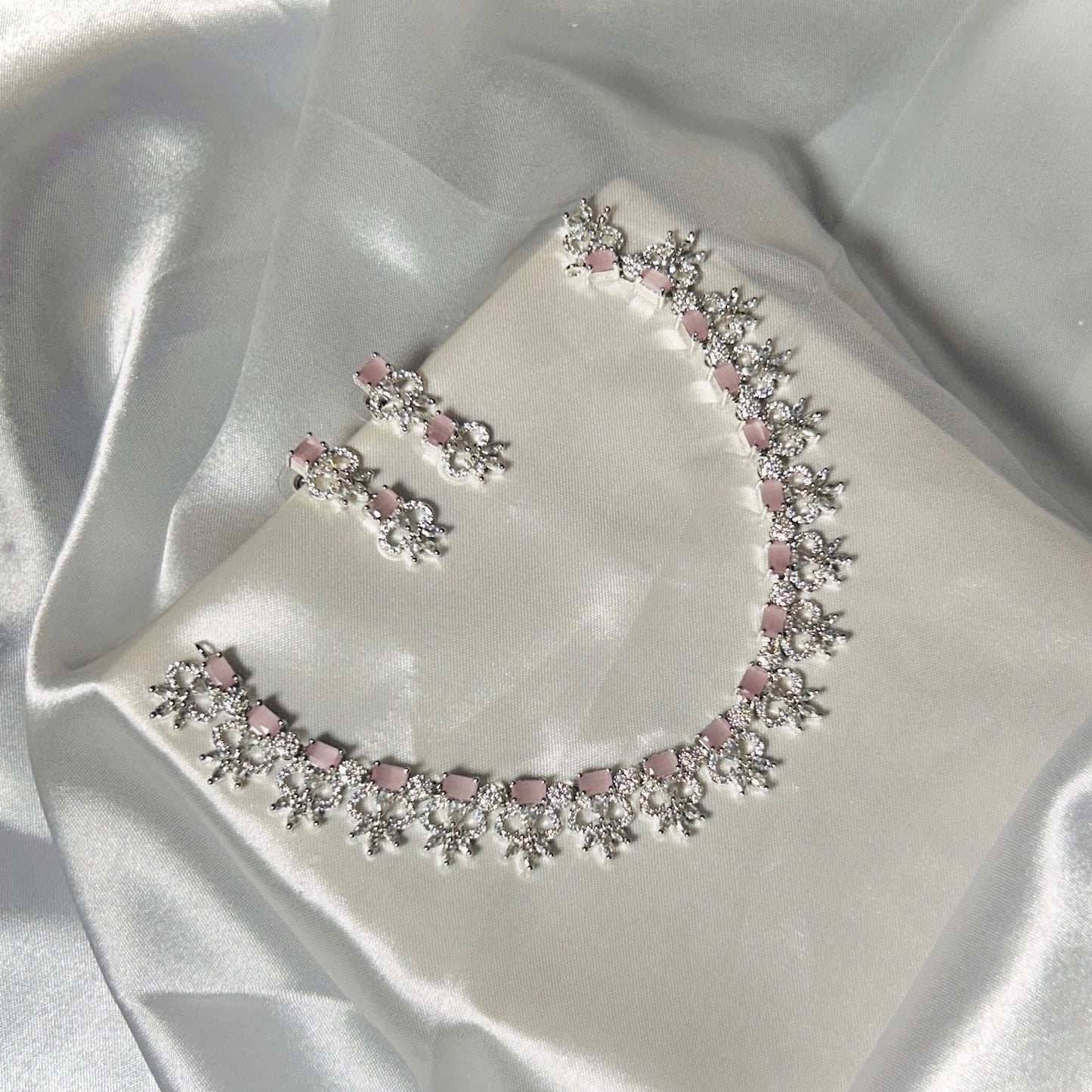 🌸 Blush Radiance Necklace Set 💖✨