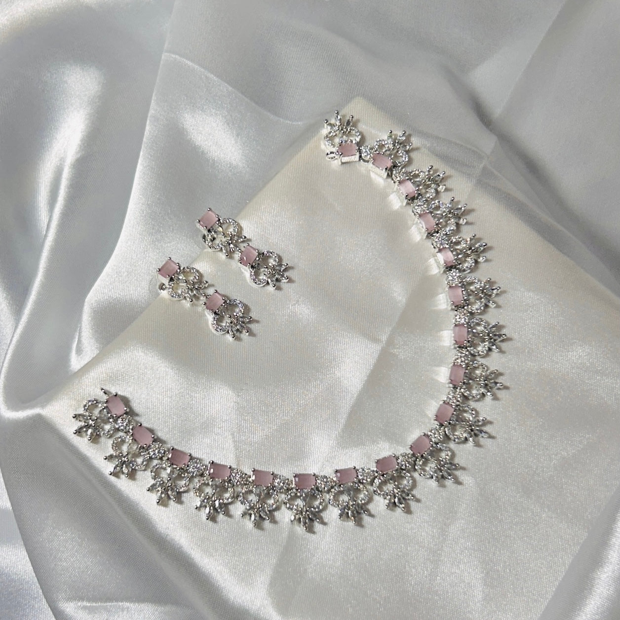 🌸 Blush Radiance Necklace Set 💖✨