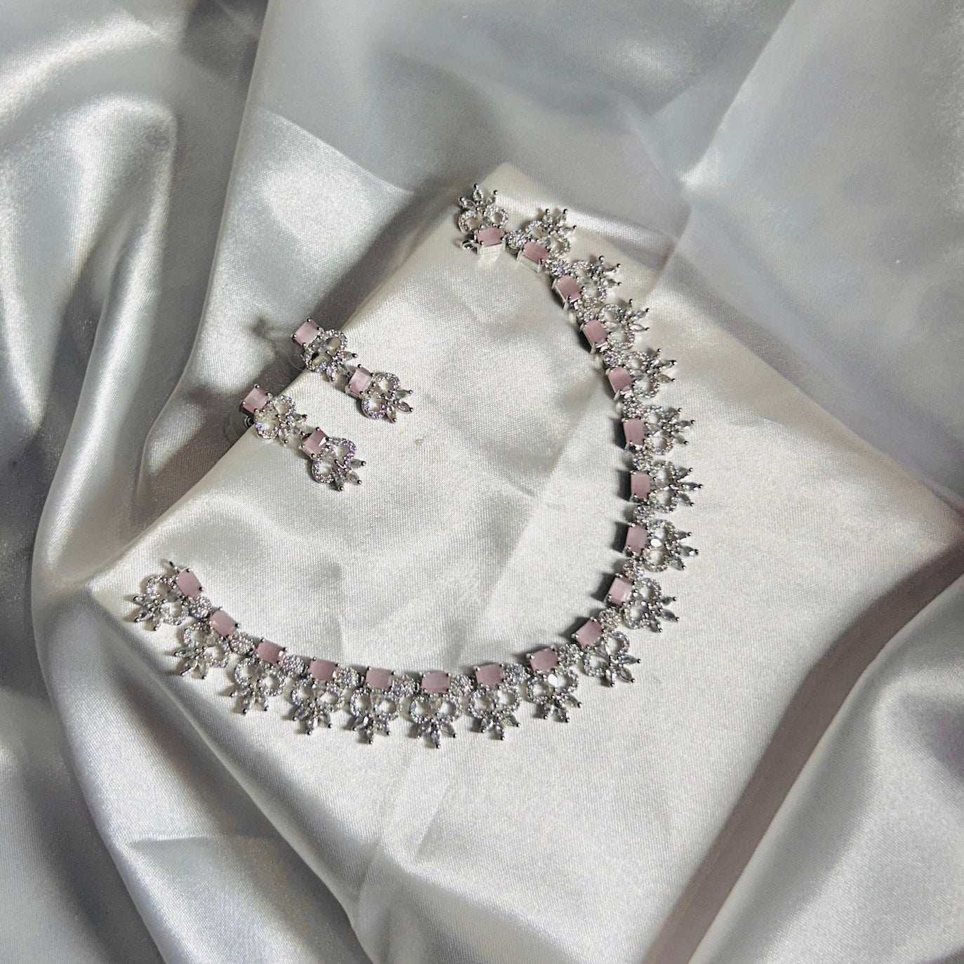 🌸 Blush Radiance Necklace Set 💖✨