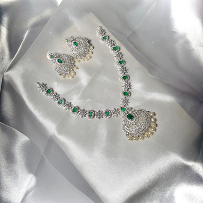 Royal Emerald Silver-Tone Necklace Set✨