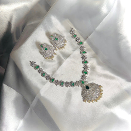 Royal Emerald Silver-Tone Necklace Set✨