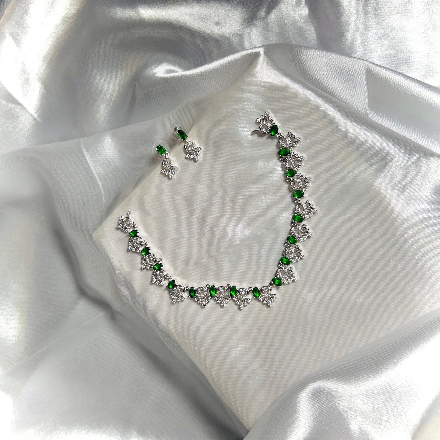 💎 Royal Emerald Luxe Necklace Set 👑✨