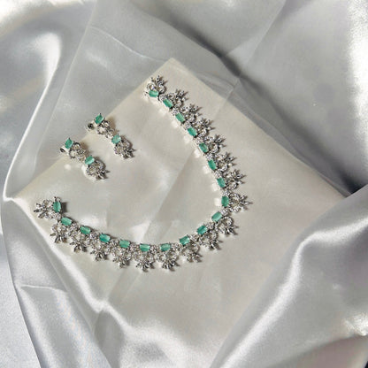 ✨ Emerald Éclat Necklace Set 💎🌿