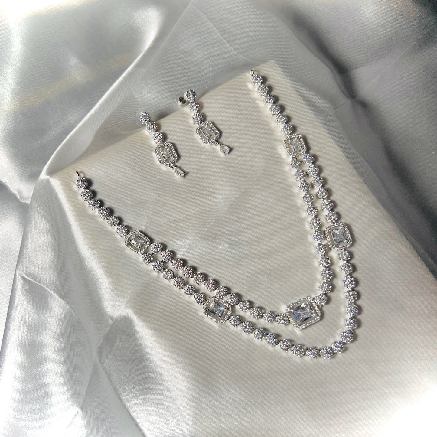 Radiant Double-Layer Diamond Look Necklace Set ✨