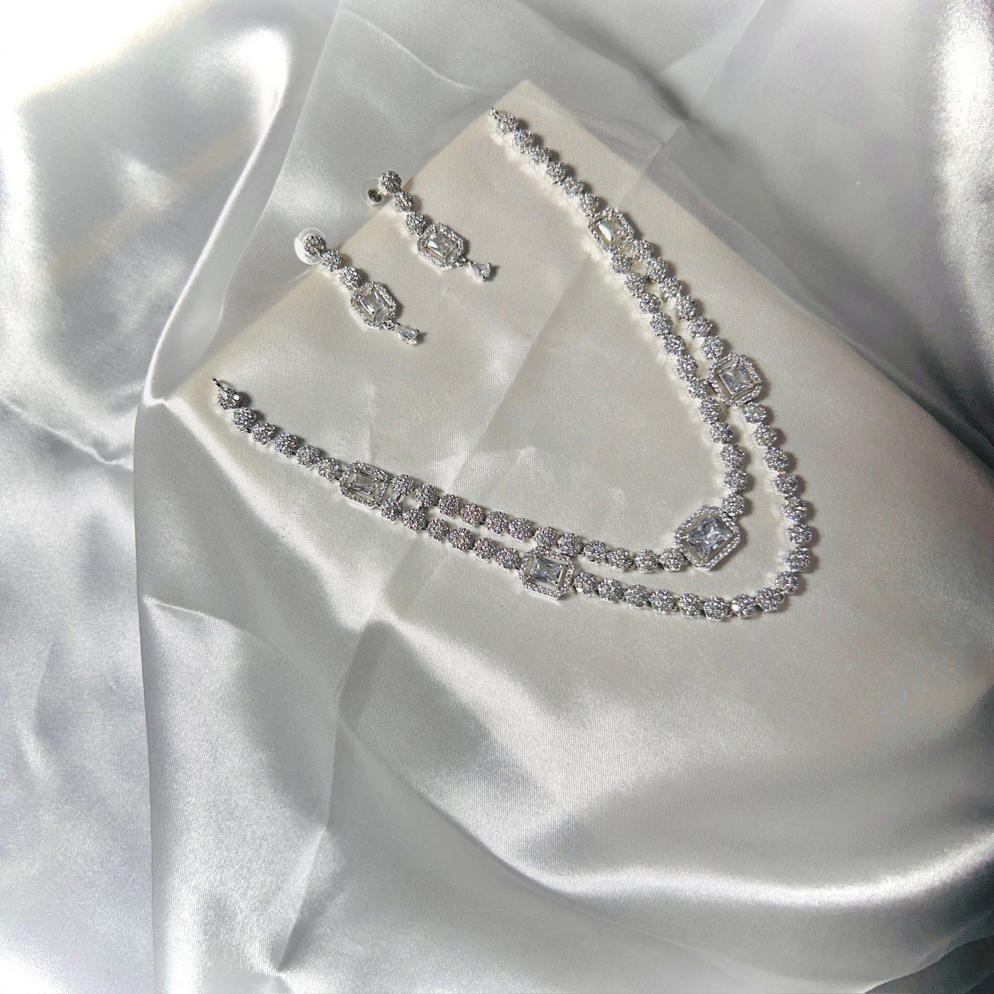 Radiant Double-Layer Diamond Look Necklace Set ✨